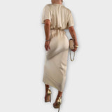 Sable - Kiinteä satiininimellinen V-pääntie ristiköysi kapeaistuva maximekko