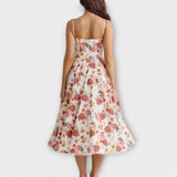 Mélie – Kesämekko korsetti-yksityiskohdalla