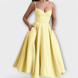 Mélie – Kesämekko korsetti-yksityiskohdalla