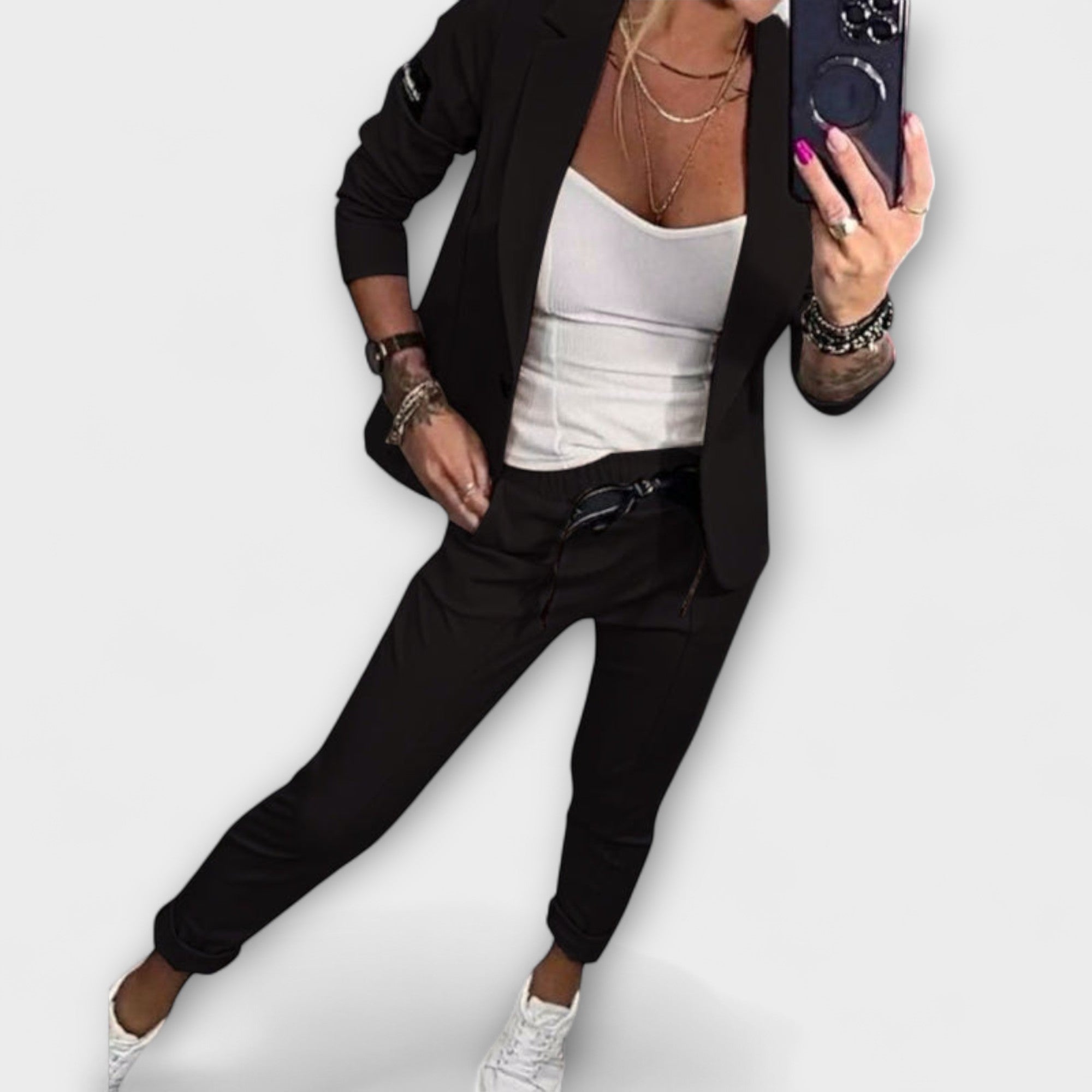 Malou - Koordinoitu setti, joka sisältää topin, takin ja housut