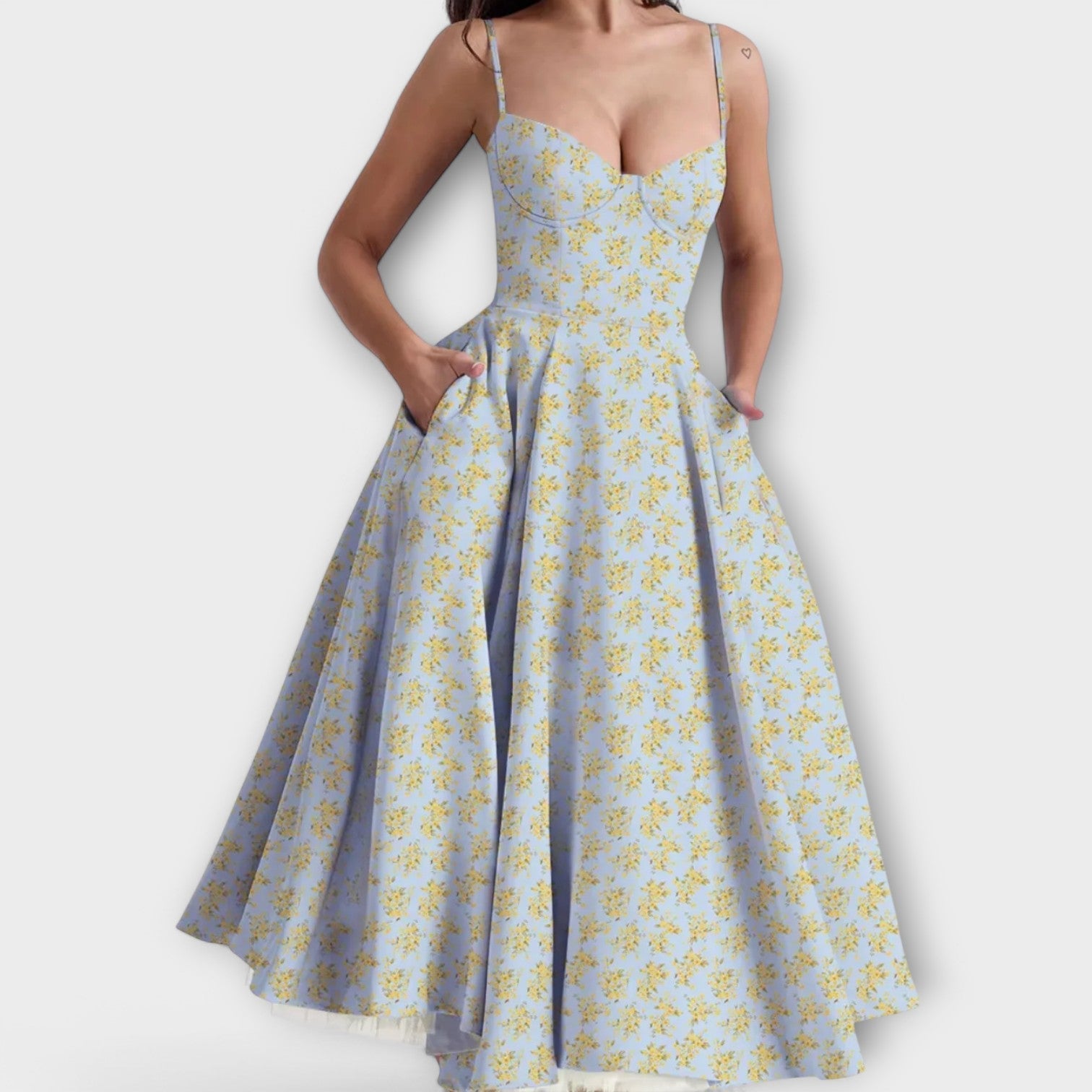 Mélie – Kesämekko korsetti-yksityiskohdalla