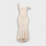 Renske - Elegantti pitkä mekko hienostuneella korsettisuunnittelulla