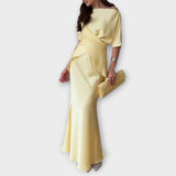 Finja - Olkaimeton pusero solmittavalla etureunalla ja sopiva hameasutus