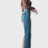 Astra - Muodikkaat asymmetriset denimshortsit yhdellä olkaremmillä