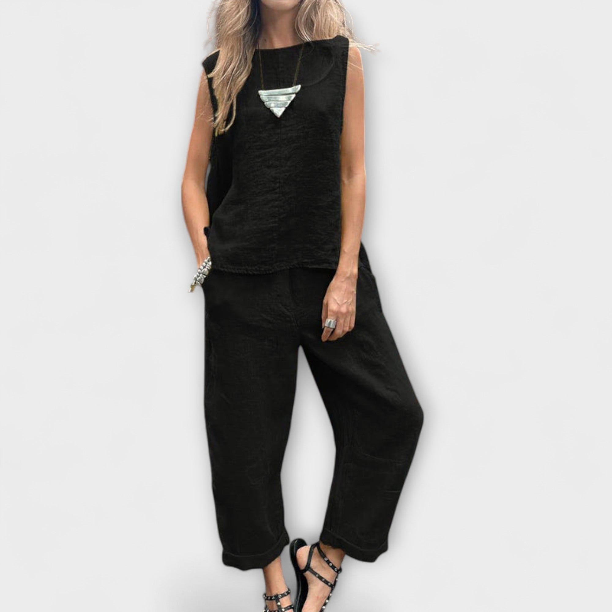 Jennifer - Rennompi puuvilla-linenskaapisto