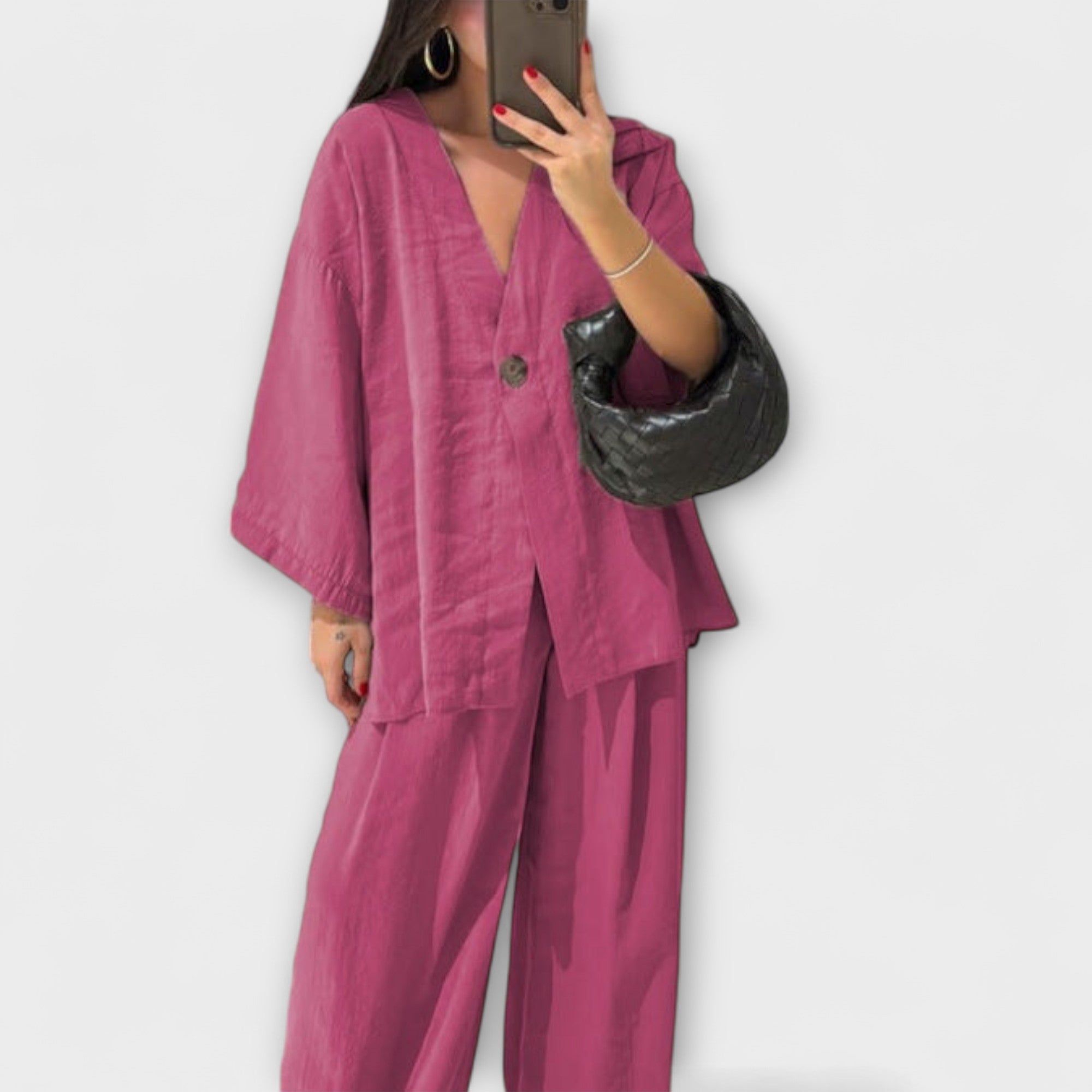 Jacqueline - Tyylikäs V-kaula-aukkoinen paita ja housusetti