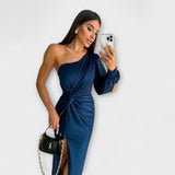 Elisa - Ylellinen mekko hienostuneisuudella