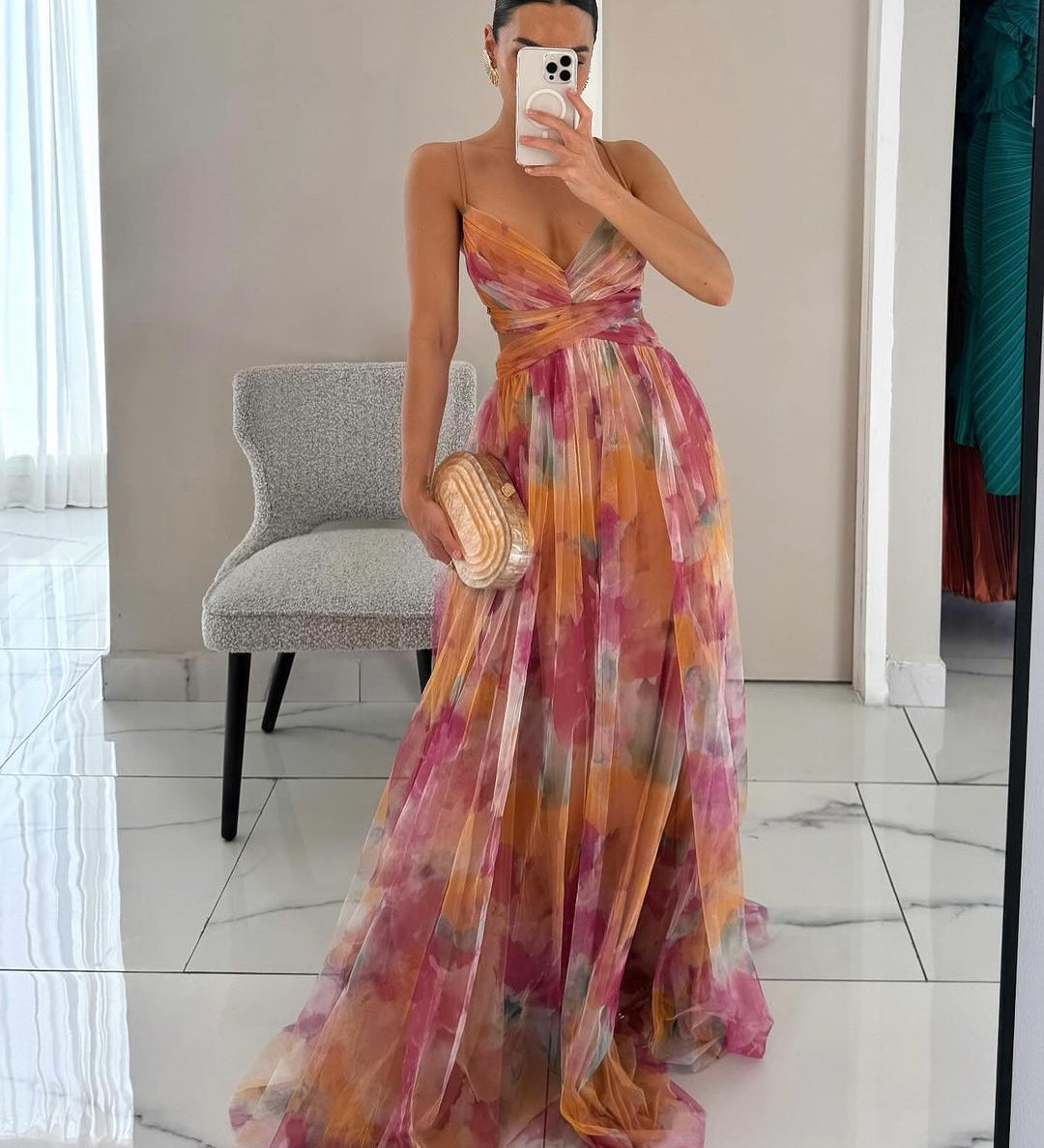 Madeline | Pitkä kukkakuvioinen mekko rennon tyylikkyyden saavuttamiseksi