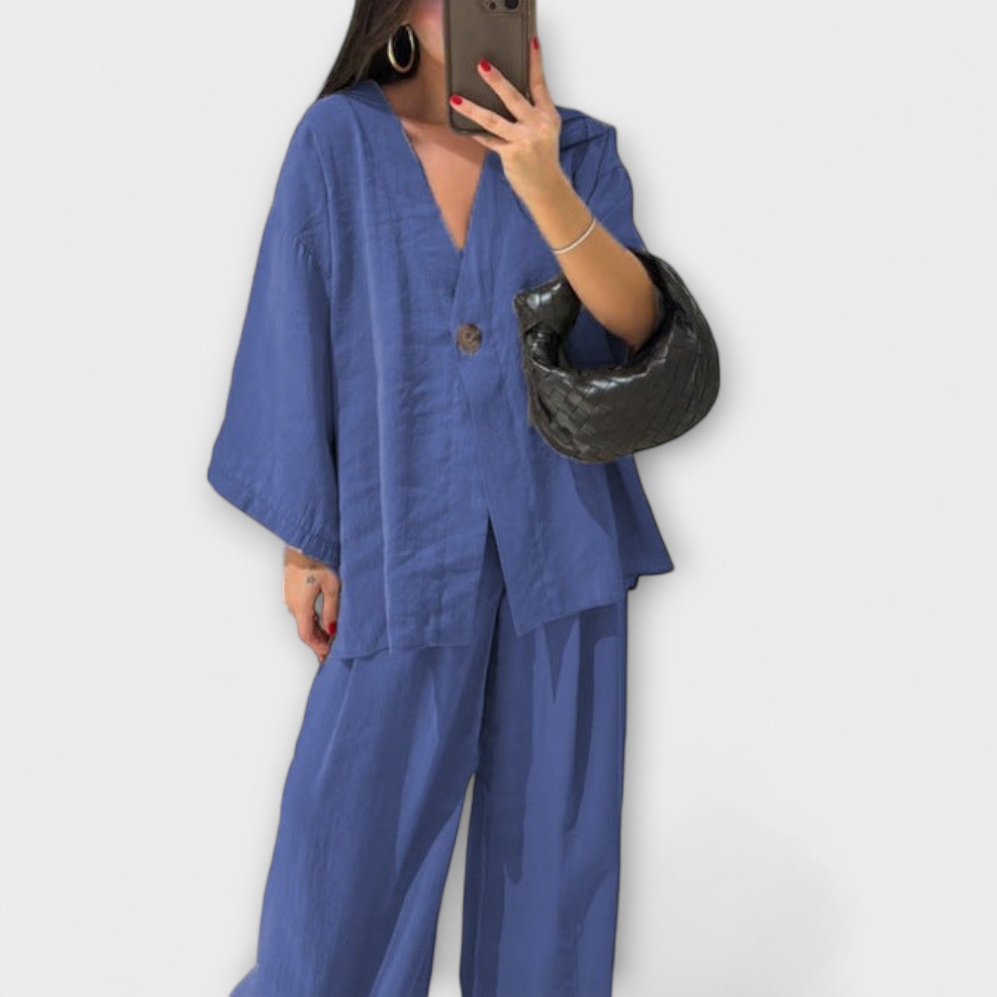 Jacqueline - Tyylikäs V-kaula-aukkoinen paita ja housusetti