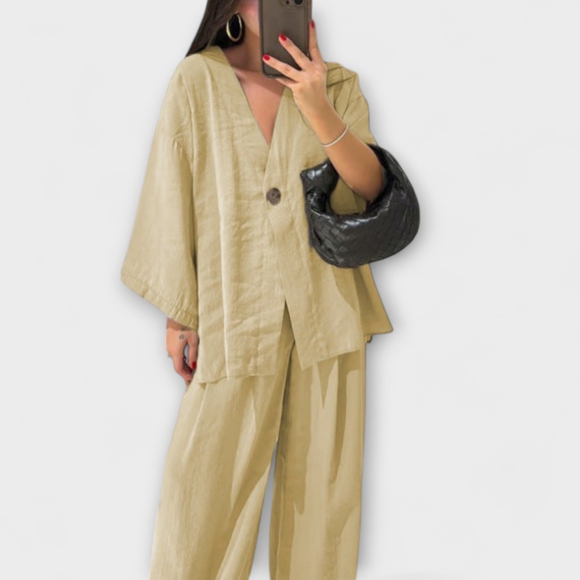 Jacqueline - Tyylikäs V-kaula-aukkoinen paita ja housusetti