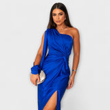 Elisa - Ylellinen mekko hienostuneisuudella