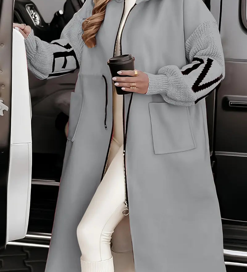 Rosa | Tyylikäs napillinen neuletakki hupparilla