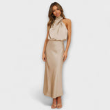 Tyylikäs halterneck-maxi-mekko auringonkeltaisessa keltaisessa