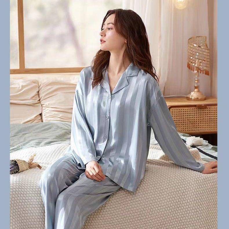 Flair - Ylellinen pyjama puku