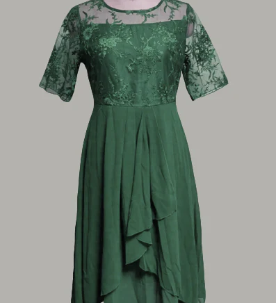 Häät vastaanottovieraiden mekko