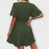 Winslet - V-kaula-aukko ja rypytetty vyötärömekko