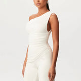 Lúcia Ember | Elegantti Ember-setti epäsymmetrisellä leikkauksella