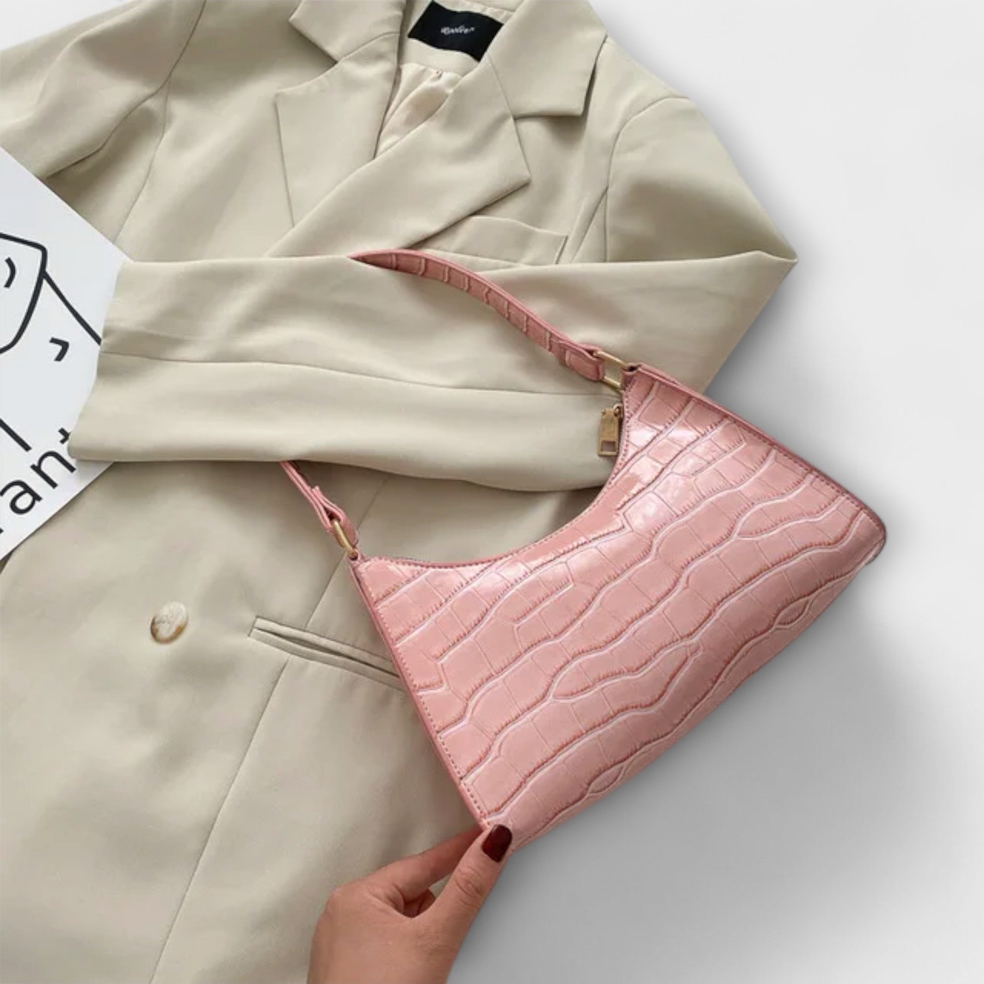 Lora - Kiiltävä nahkainen laukku