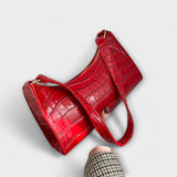 Lora - Kiiltävä nahkainen laukku