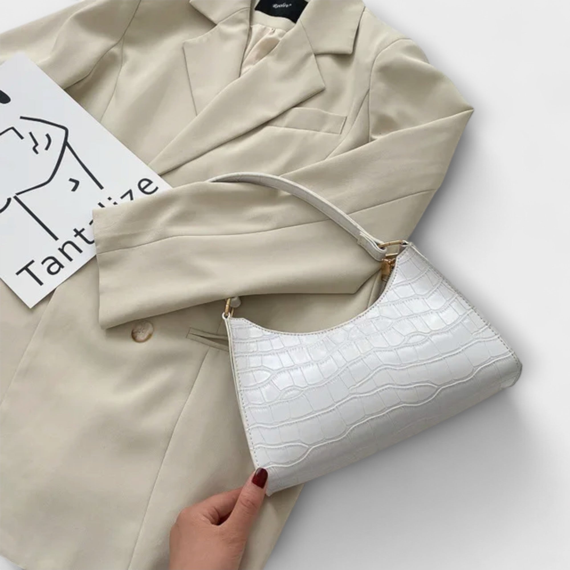 Lora - Kiiltävä nahkainen laukku