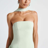 Beatriz | Pitkä mekko hienostuneella leikkauksella