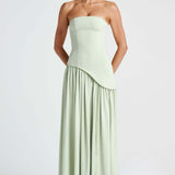 Beatriz | Pitkä mekko hienostuneella leikkauksella