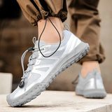 Miesten vuoristokengät eri väreissä