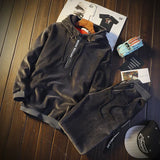 Miesten samettiliivi ja treenivaatteet pehmeät ja mukavat