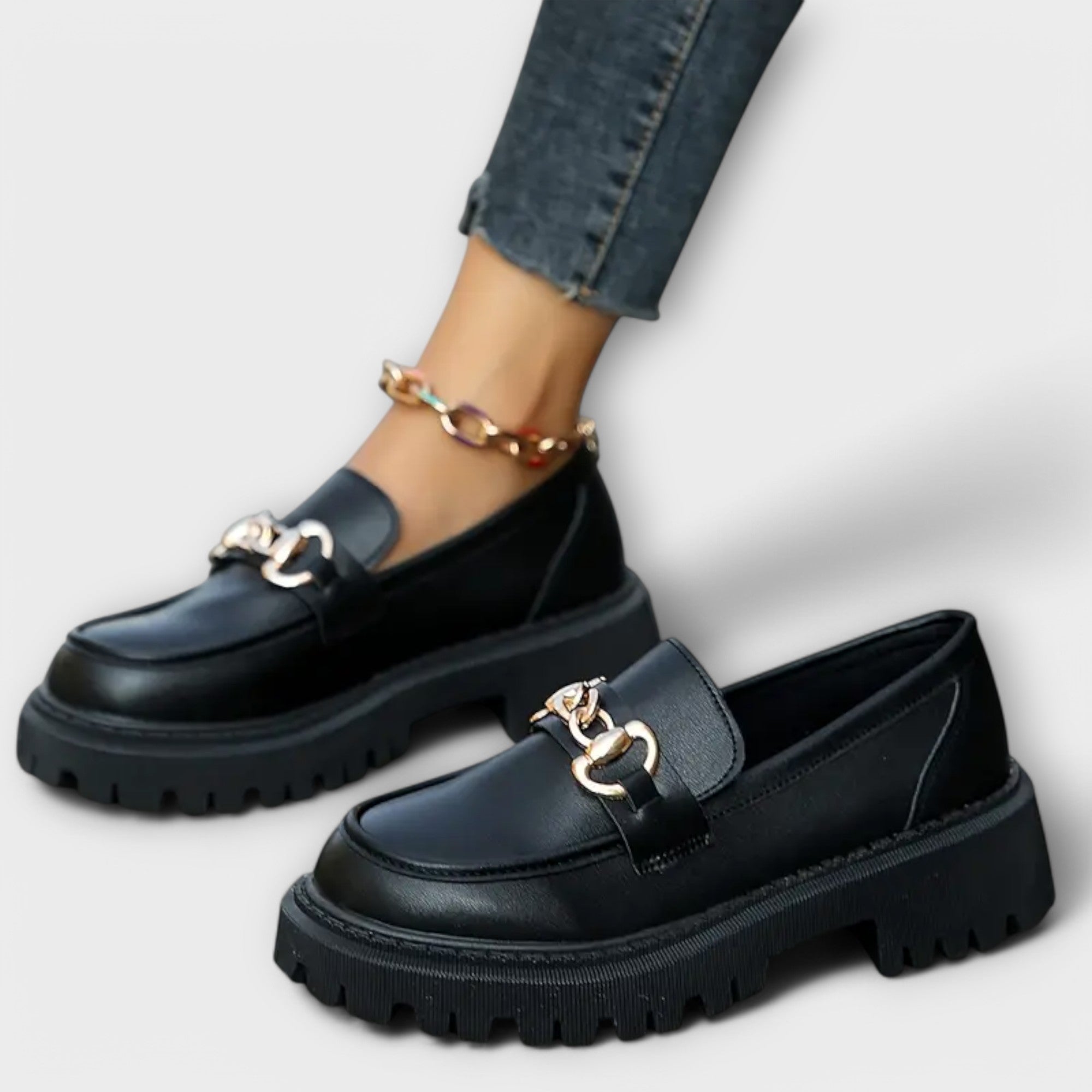 Chic Plateau Loaferit naisille solki yksityiskohdalla