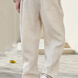 Vapaamman istuvuuden linenhousut miehille