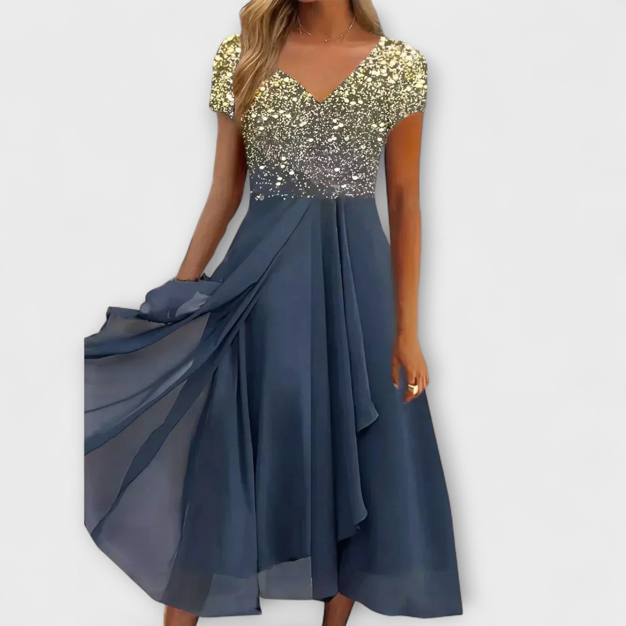 Lara - Naisille Chiffon-iltamekko