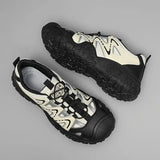 Miesten ulkoilmaretkeilykengät beige tai musta