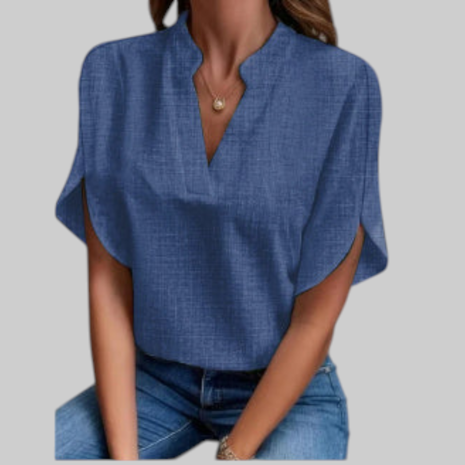 Carla | Ylellinen V-pääntiä koristava paita