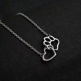 Aina yhteydessä oleva kaulakoru