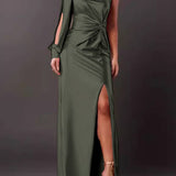 Elisa - Ylellinen mekko hienostuneisuudella