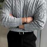 Mergim – Rento neulepusero pitkillä hihoilla