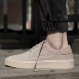 Valenti | Sandalimuovinen mokkanahkainen korkokengät - Tyylikkäät bisnes sneakerit