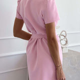 Cecilia | Nimellinen pitkähihaisilla ja hienostuneesti leikatuilla yksityiskohdilla