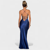 Elena - Yön sininen satiininen mekko bondauksella