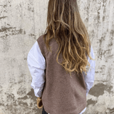 Violaine – Neulottu hihaton neuletakki