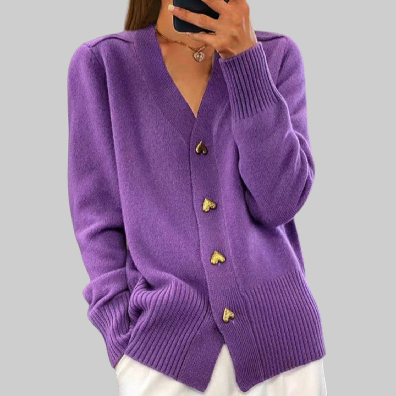 Adele - Elegantti neuletakki sydämenmuotoisilla napeilla